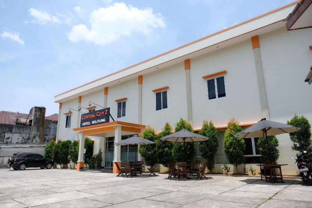 Oyo 1616 Hotel Central City 2 Tanjung Pandan Buitenkant foto