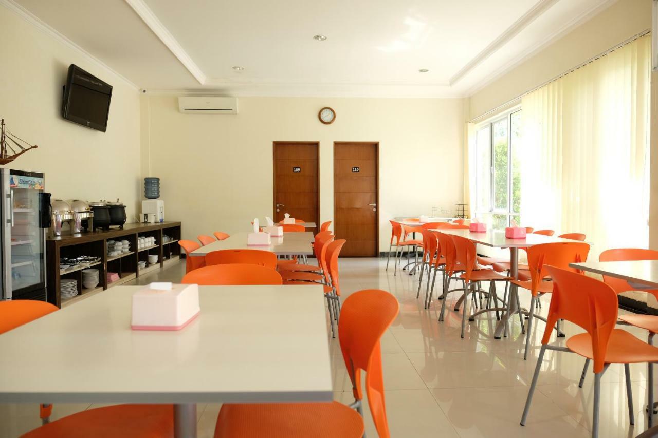 Oyo 1616 Hotel Central City 2 Tanjung Pandan Buitenkant foto