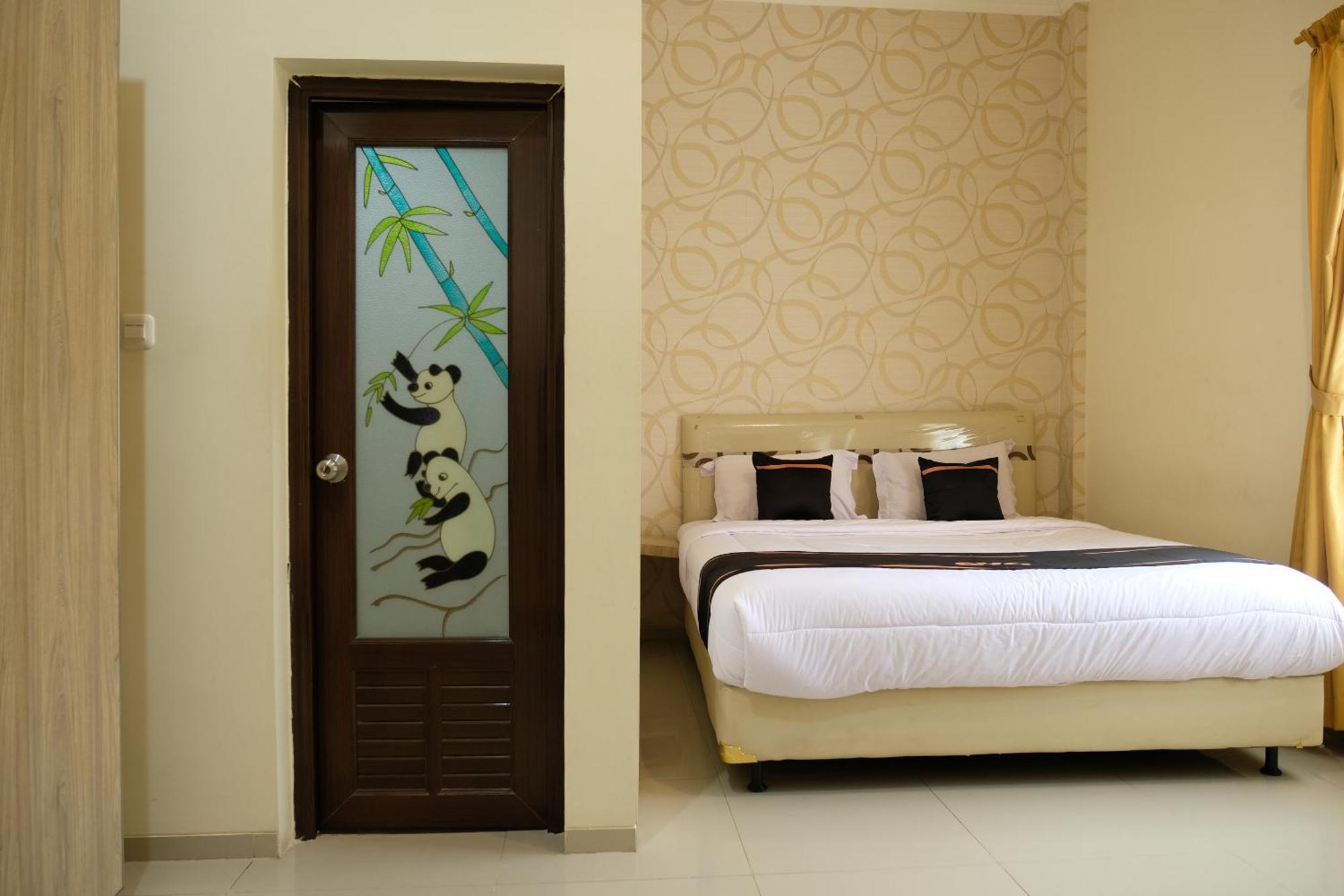 Oyo 1616 Hotel Central City 2 Tanjung Pandan Buitenkant foto