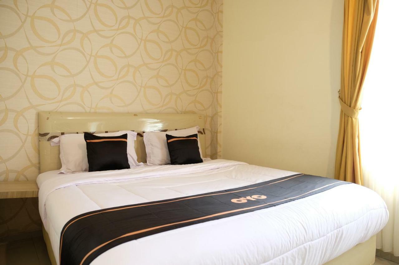 Oyo 1616 Hotel Central City 2 Tanjung Pandan Buitenkant foto