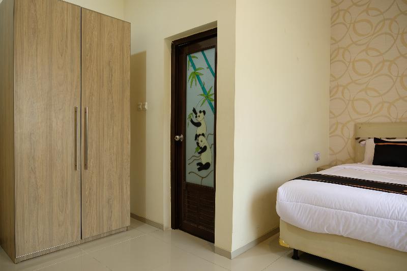 Oyo 1616 Hotel Central City 2 Tanjung Pandan Buitenkant foto