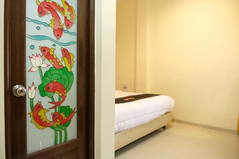 Oyo 1616 Hotel Central City 2 Tanjung Pandan Buitenkant foto